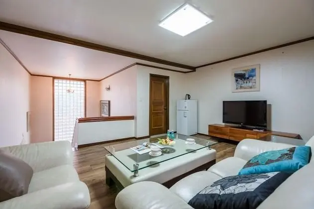 Oda (Stone&wood)