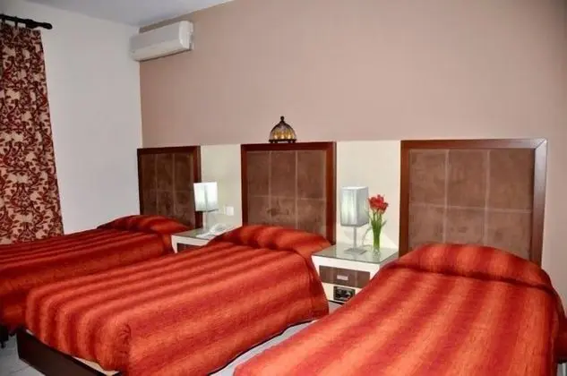 Üç Kişilik Oda