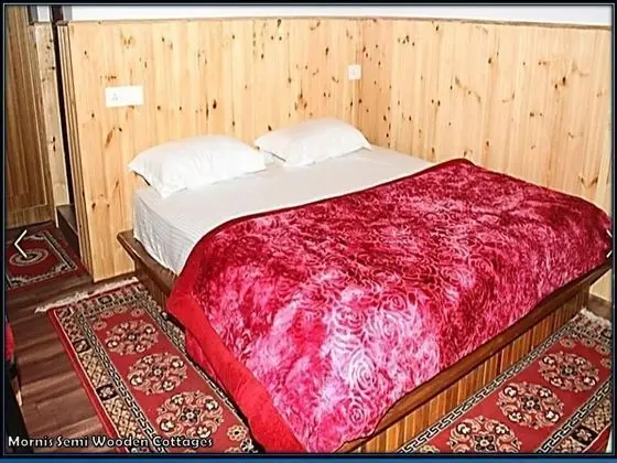 Büyük Yataklı Tek Kişilik Oda (Semi Wooden Cottage)