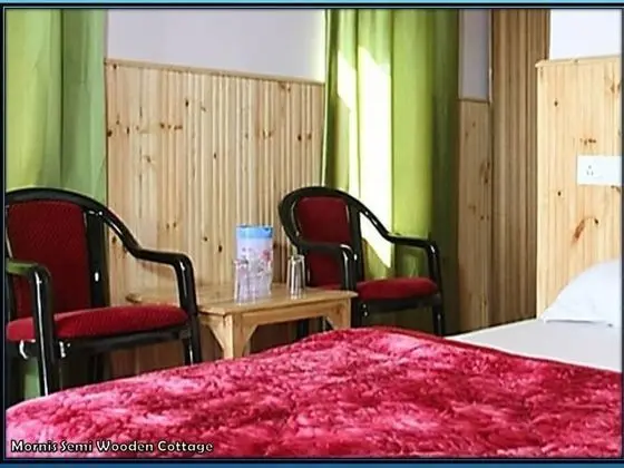 Büyük Yataklı Tek Kişilik Oda (Semi Wooden Cottage)