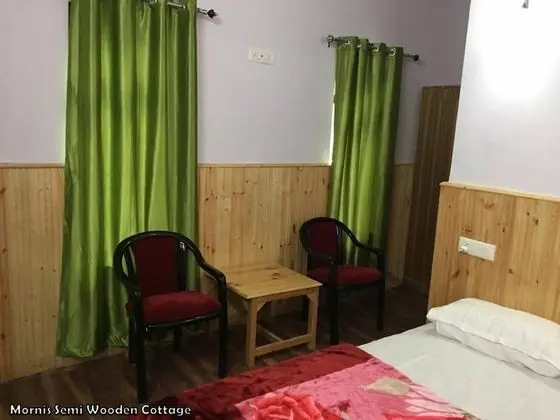 Büyük Yataklı Tek Kişilik Oda (Semi Wooden Cottage)