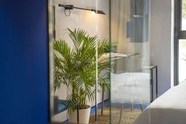 Oda, 1 Büyük (Queen) Boy Yatak