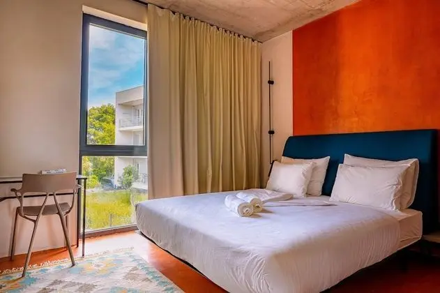 Oda, 1 Büyük (Queen) Boy Yatak