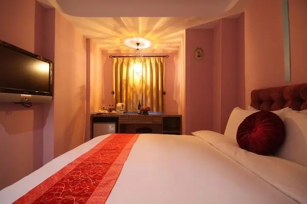 Design Tek Büyük Yataklı Oda, 1 Çift Kişilik Yatak, Küvet
