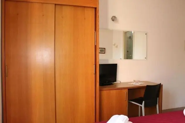 Comfort Tek Büyük veya İki Ayrı Yataklı Oda