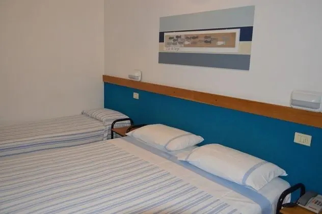 Standard Üç Kişilik Oda