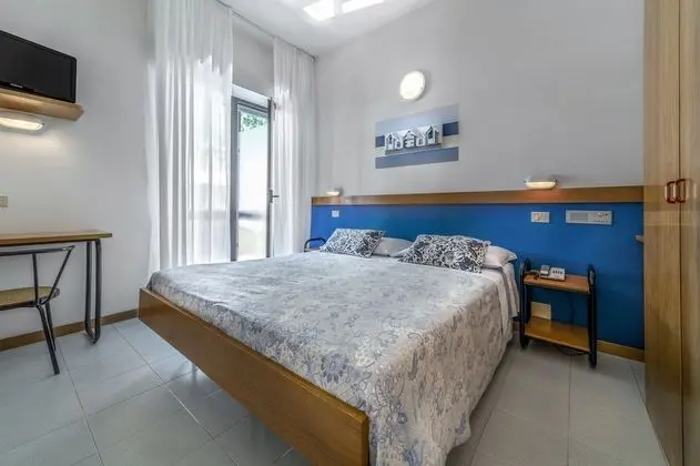 Tek Büyük veya İki Ayrı Yataklı Oda, Balkon