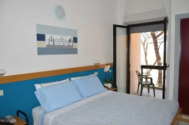 Tek Büyük veya İki Ayrı Yataklı Oda, Balkon