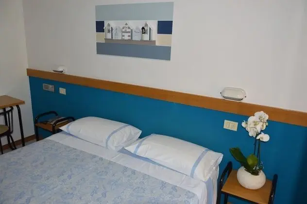 Tek Büyük veya İki Ayrı Yataklı Oda, Balkon