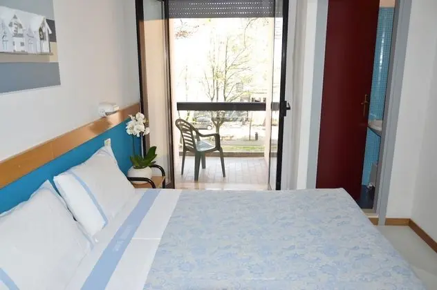 Tek Büyük veya İki Ayrı Yataklı Oda, Balkon