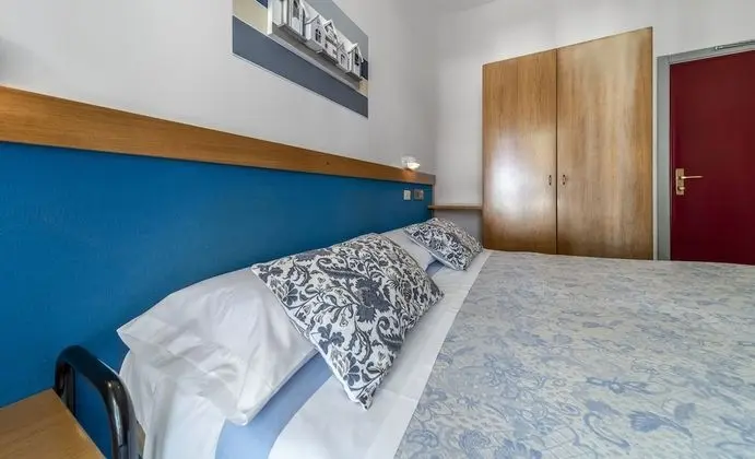 Tek Büyük veya İki Ayrı Yataklı Oda, Balkon