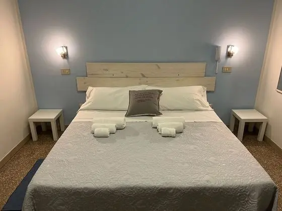 Standard Tek Büyük veya İki Ayrı Yataklı Oda