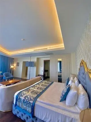 Queen Suite Oda