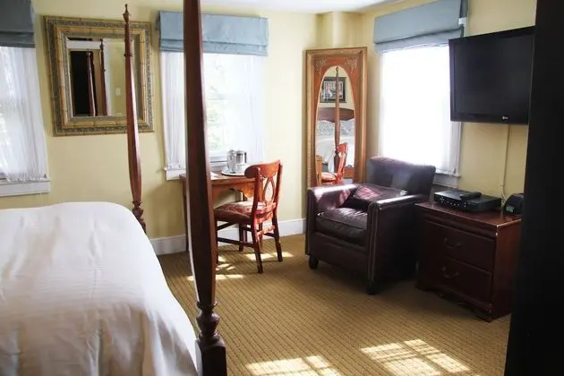 Standard Room 304 Main House