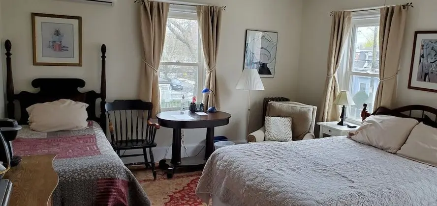 Comfort Üç Kişilik Oda, Ortak Banyo