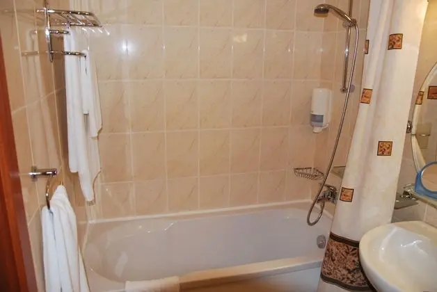 Standard Tek Büyük veya İki Ayrı Yataklı Oda