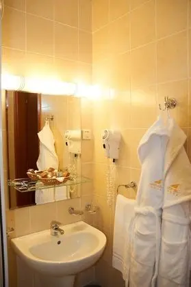 Standard Tek Büyük veya İki Ayrı Yataklı Oda