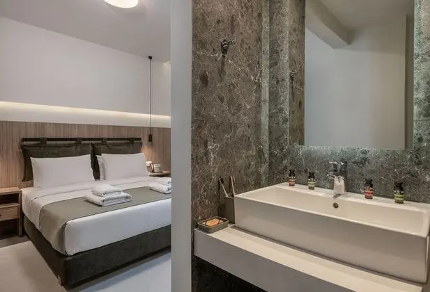 City Tek Büyük Yataklı Oda