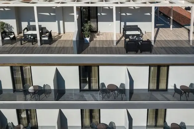 City Tek Büyük Yataklı Oda