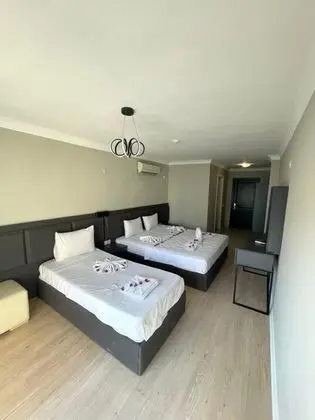 Deluxe Oda, Havuz Tarafı, Balkonlu