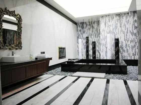 Deluxe Tek Büyük Yataklı Oda, 1 En Büyük (King) Boy Yatak, Jakuzi, Avlu Manzaralı (E)