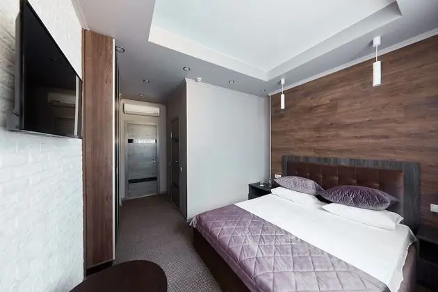 Standard Tek Büyük Yataklı Oda