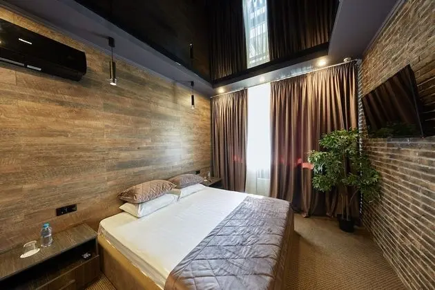 Standard Tek Büyük Yataklı Oda