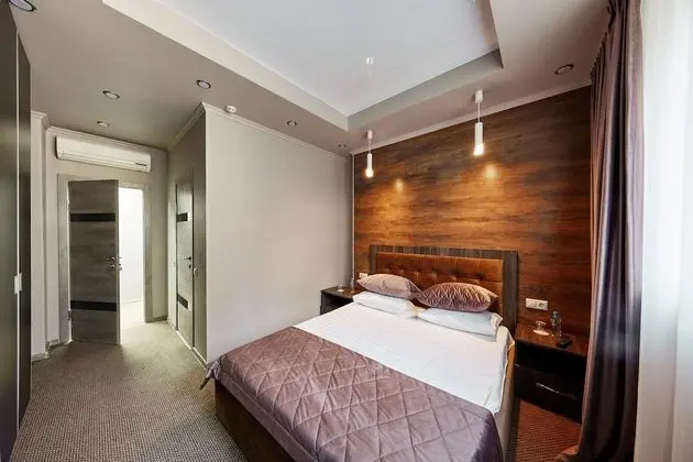 Standard Tek Büyük Yataklı Oda