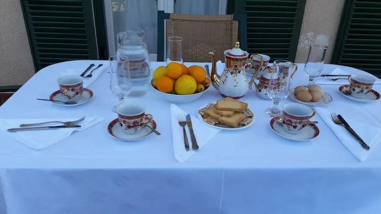 Odada yemek servisi
