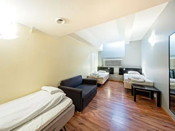 Üç Kişilik Oda, Penceresiz (Shared bathroom)