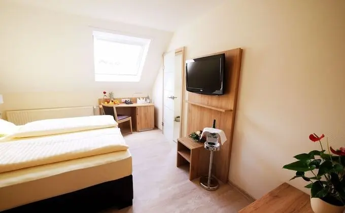 Comfort Büyük Yataklı Tek Kişilik Oda