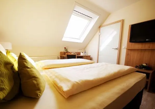 Comfort Büyük Yataklı Tek Kişilik Oda