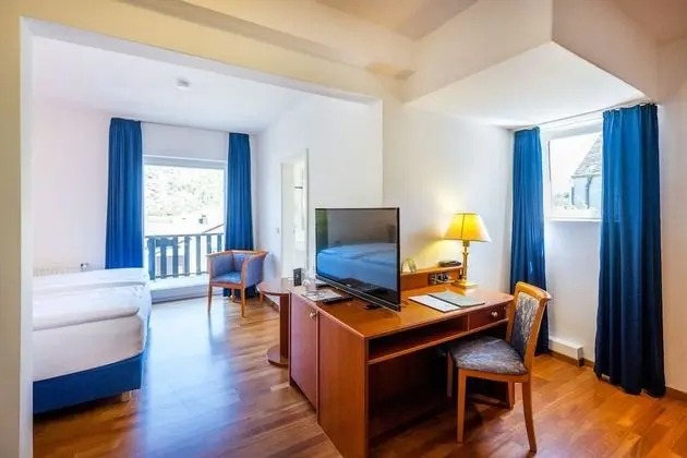 Comfort Tek Büyük Yataklı Oda, Ek Bina (Kabinet mit Balkon)