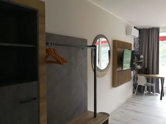Deluxe Tek Büyük Yataklı Oda, Balkon, Nehir Manzaralı