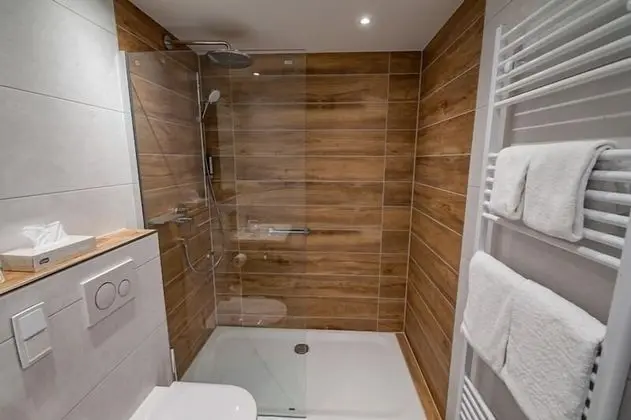 Deluxe Tek Büyük Yataklı Oda, Balkon, Nehir Manzaralı