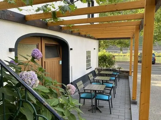 Basic Tek Büyük Yataklı Oda, Özel Banyo, Avlu Manzaralı