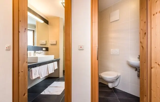 Deluxe Tek Büyük Yataklı Oda, Balkon, Dağ Manzaralı