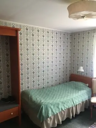 İki Ayrı Yataklı Oda, Ortak Banyo