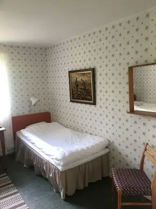 İki Ayrı Yataklı Oda, Ortak Banyo