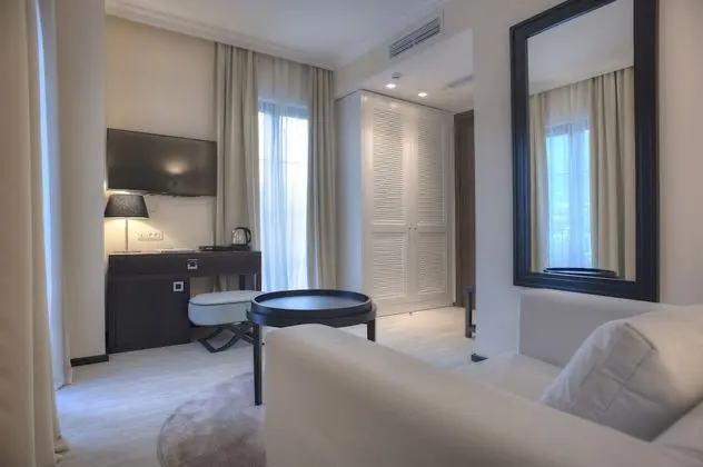 Deluxe Tek Büyük Yataklı Oda, 1 Yatak Odası, Balkon, Şehir Manzaralı
