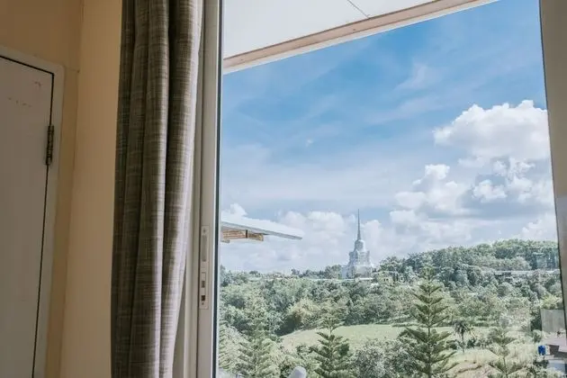 Family Oda, Birden Çok Yatak, Sigara İçilmez, Havuz Kenarı
