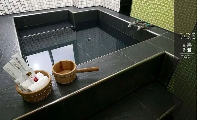 Design Tek Büyük Yataklı Oda, Sigara İçilmez, Küvet