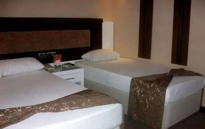 City Tek Büyük veya İki Ayrı Yataklı Oda