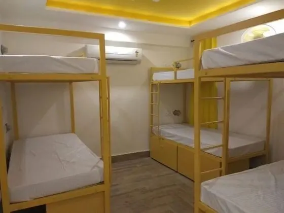 Ortak Ranzalı Oda, 1 Tek Kişilik Yatak, Sigara İçilmez