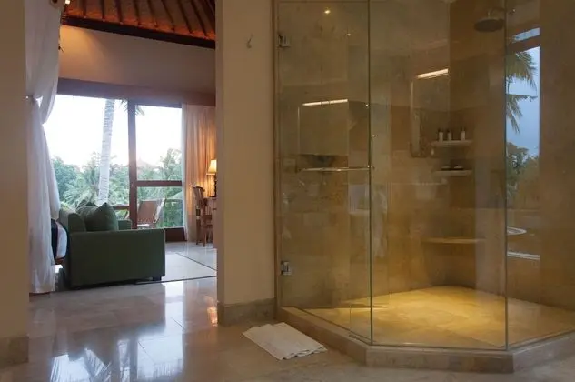 1 bed room pool villa