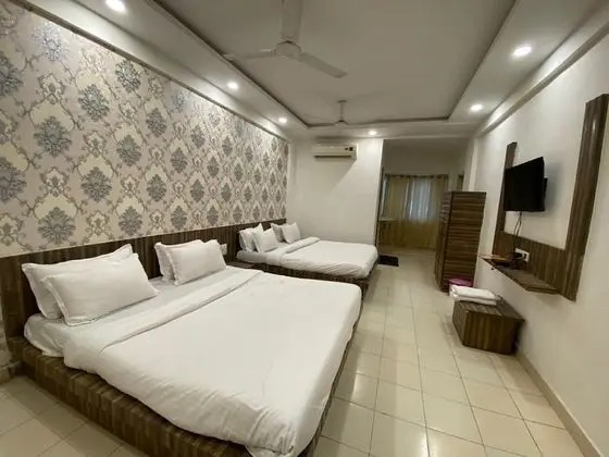 Deluxe Üç Kişilik Oda