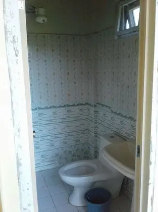 Üç Kişilik Oda, Ortak Banyo