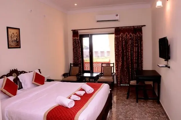 Deluxe Tek Büyük Yataklı Oda, 1 Çift Kişilik Yatak, Balkon, Göl Manzaralı