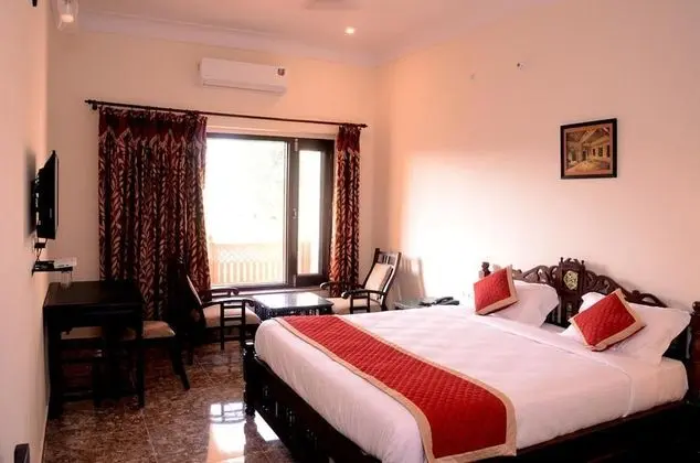 Deluxe Tek Büyük Yataklı Oda, 1 Çift Kişilik Yatak, Balkon, Göl Manzaralı