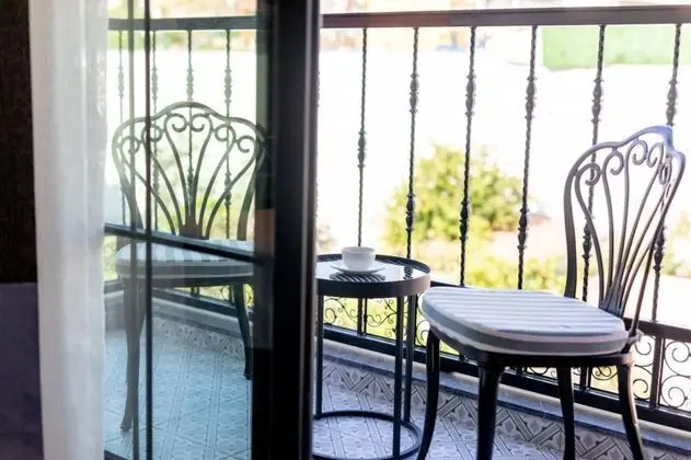 Deluxe Room with Balcony, Bahçe Manzaralı